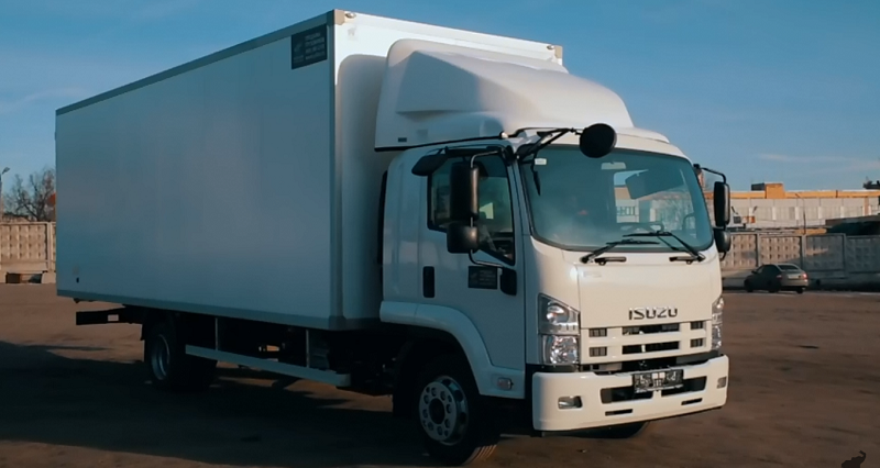 среднетоннажный грузовик